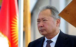 «Прощенный» народ Киргизии потребовал от Курманбека Бакиева вернуть награбленное