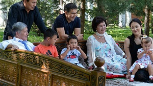 Шофера любил как сына, экс-мэра Бишкека спас от тюрьмы. Что рассказал сын Атамбаева в большом интервью