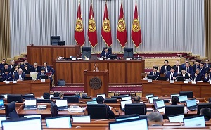Кыргызстан. Мешает ли пандемия COVID-19 сменить неэффективный парламент