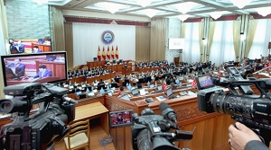 Парламентские выборы в Киргизии: «Впервые исход голосования неочевиден»