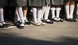 Пойдут ли первоклашки в школу? Что планируют Кыргызстан и соседние страны
