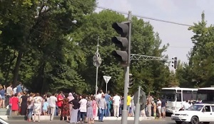 Деньги раздора. Глава Ташкента встретился в Сергелийском районе с участниками социального протеста