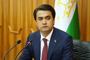 О болезни сына президента Таджикистана сообщили в твиттере