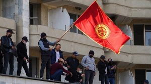 Революционные изменения: президент Киргизии все-таки ушел в отставку