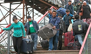 Количество трудовых мигрантов в России уменьшилось за год почти на четверть