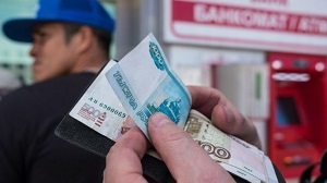 За первое полугодие 2020 года таджикские мигранты перевели на родину $999 млн.