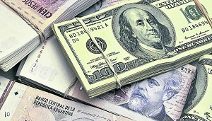 Казахстан. Доллар больше неинтересен? Продажи этой валюты упали на четверть