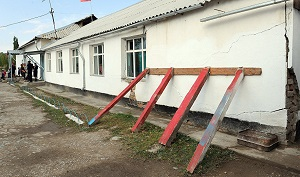 Каждая шестая школа в Кыргызстане в аварийном состоянии