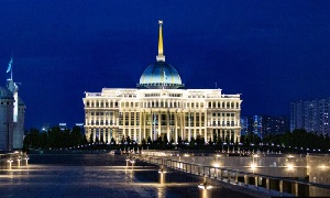 Незавершенная эпоха Назарбаева и «дворцы неуверенных в себе диктаторов»