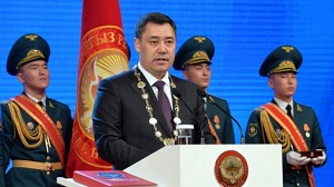 Запад относится к президенту Киргизии враждебно