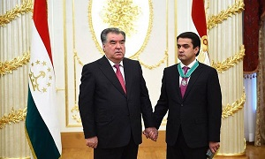 В Таджикистане наблюдаются три из пяти признаков транзита власти