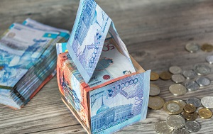 Через четыре года все экономически активные казахстанцы будут с кредитами