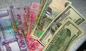Стоимость доллара США на чёрном рынке в Туркменистане более 11 раз превысила официальный курс