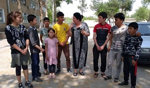 Как таджикские дети не оставили своих кыргызских товарищей в беде