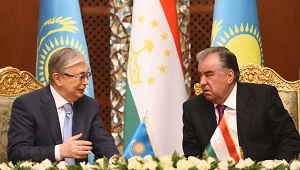 Президенты Таджикистана и Казахстана обсудили новые угрозы безопасности региона