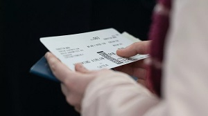 Кыргызстан запретил авиакомпаниям продавать билеты гражданам Таджикистана