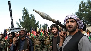Наступление талибов вынуждает афганских военных укрываться в Таджикистане и Узбекистане