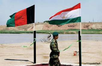 Под атаками талибов более 1000 афганских военных отступили на территорию Таджикистана  