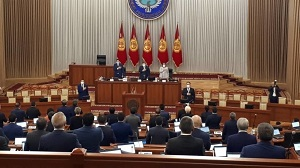 Кыргызстан. Парламент вам не ансамбль «Кыз-Бурак»