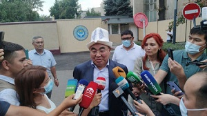 Политолог: Возвращение Аскара Акаева в Бишкек – это политическая ревизия