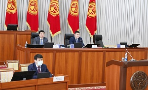 Кто попадет в новый парламент Киргизии: «старая система сломана»