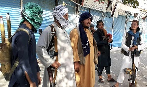 Талибы запретили селфи и кроссовки