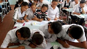 Высокая нагрузка, низкая зарплата. Что значит быть учителем в Кыргызстане