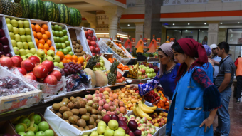 Россия продлила 50% скидку на перевозку овощей и фруктов