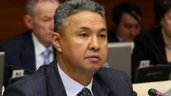 Председатель Демократической партии «Ак жол» Азат Перуашев: «Если вы являетесь хозяином каких-то ресурсов, а кто-то использует, отдавая вам только 2%, – это грабеж»