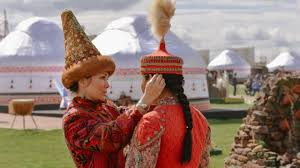 Цветы, комплименты и разговор о правах: как в Казахстане переосмысливают 8 Марта  