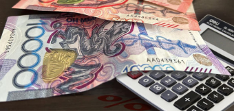 Почему тенге неожиданно оказался крепче доллара и рубля